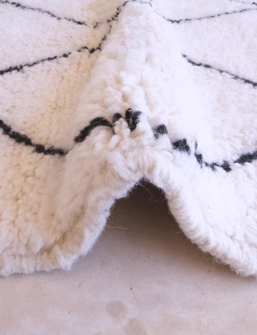 Tapis berbère tissé artisanalement au Maroc en laine 133 x 181 cm - AFKliving