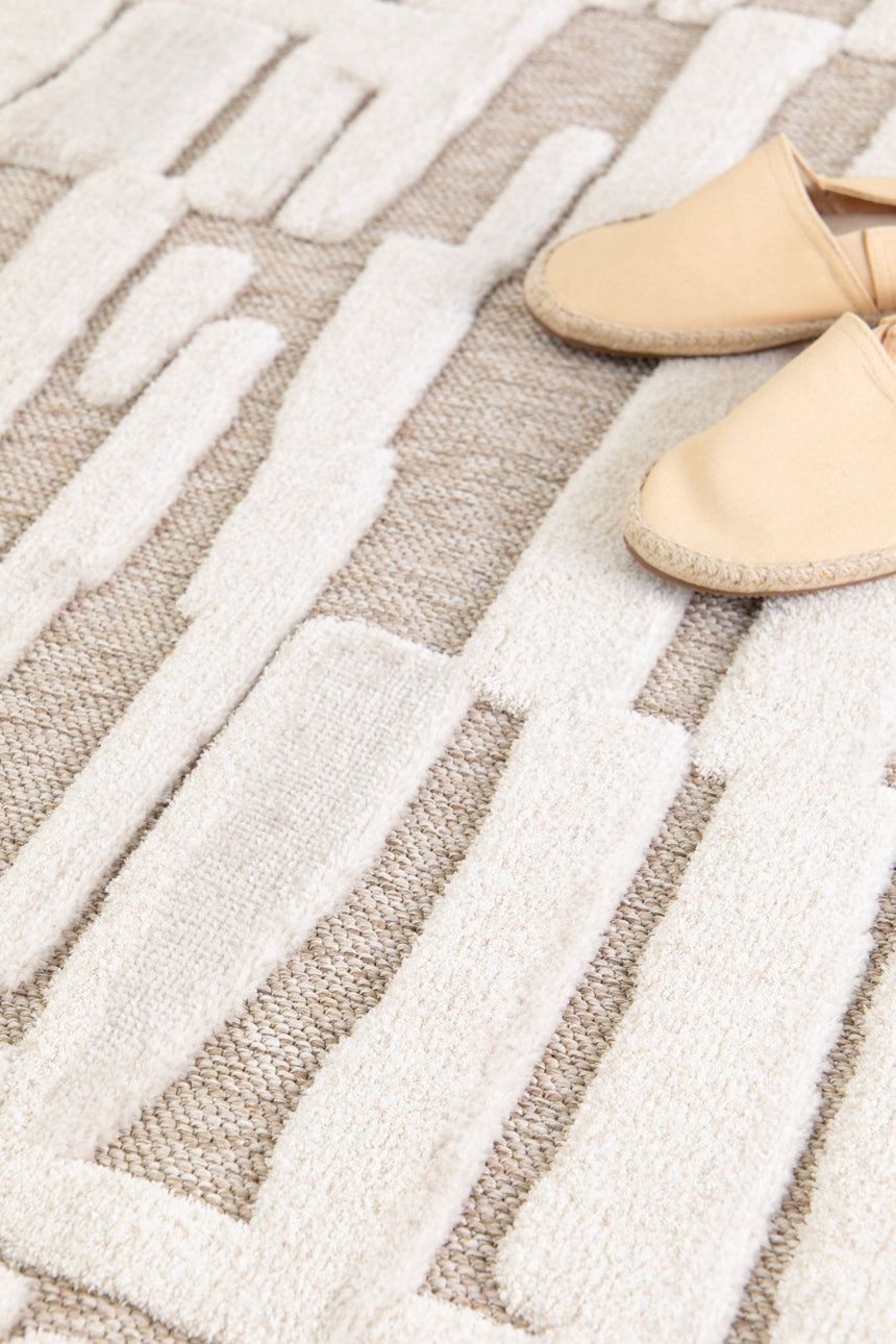 Tapis design inspiration ethnique avec effet relief ESMEE - AFKliving