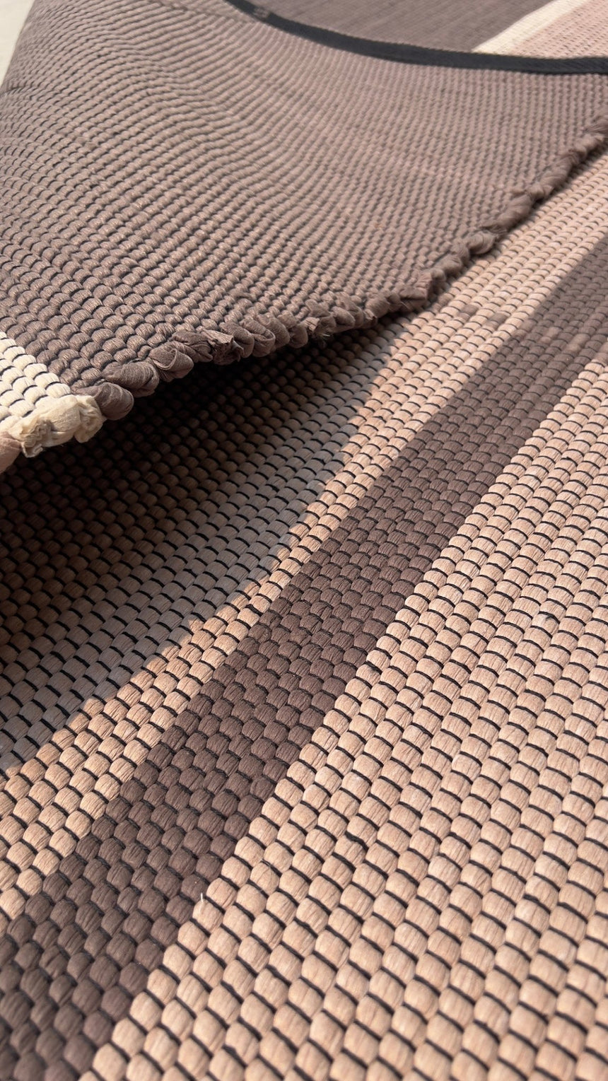 Tapis en fibres recyclées tissé à la main LEONOR - AFKliving