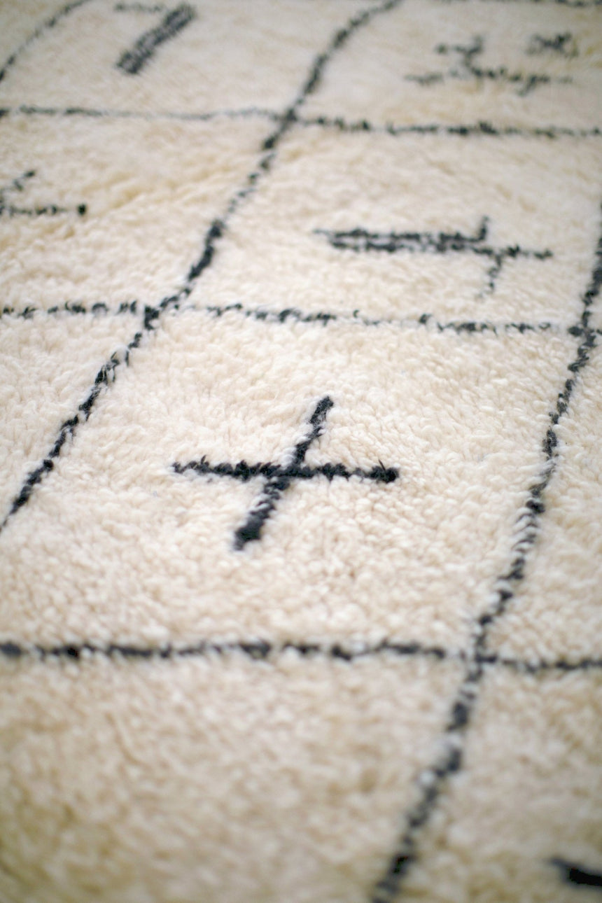 Tapis berbere authentique marocain laine noir blanc Amazighs - AFKliving