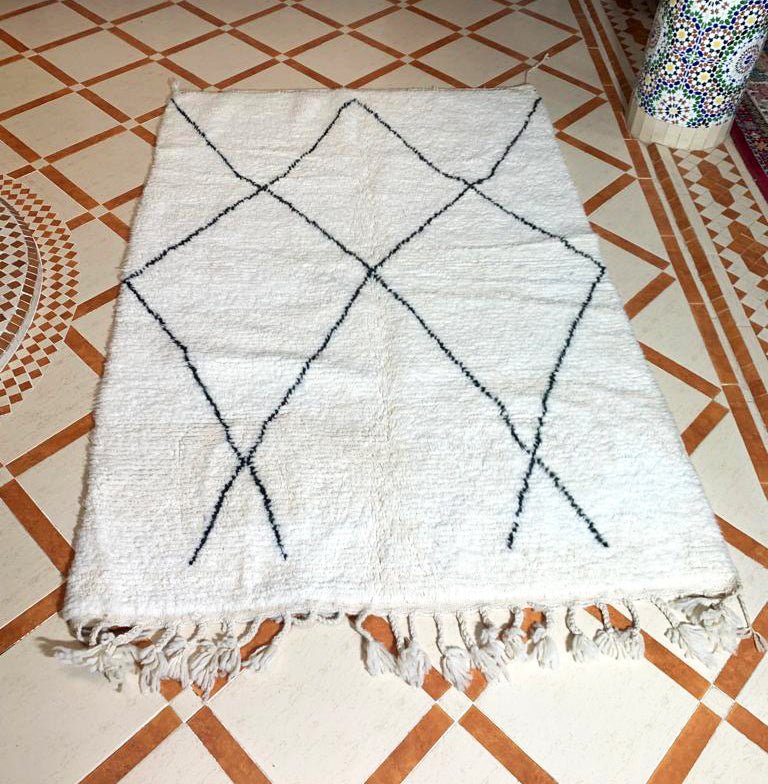 Tapis berbere authentique marocain laine noir blanc Kchacha 140x200 VENDU - AFKliving
