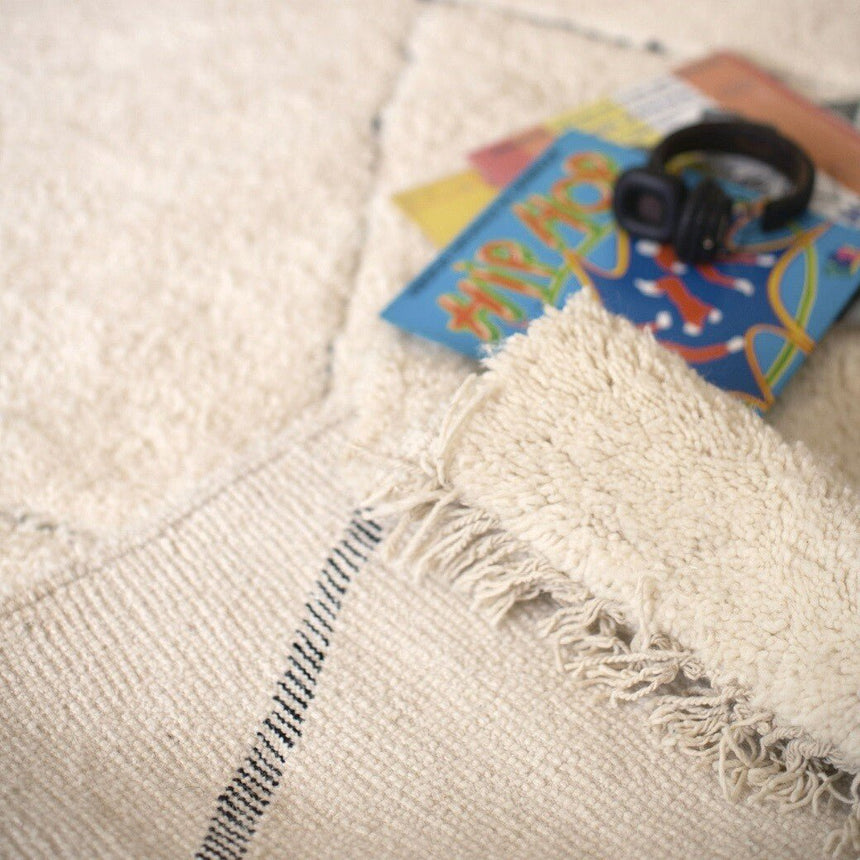 Tapis berbere authentique marocain laine noir blanc Menara - AFKliving