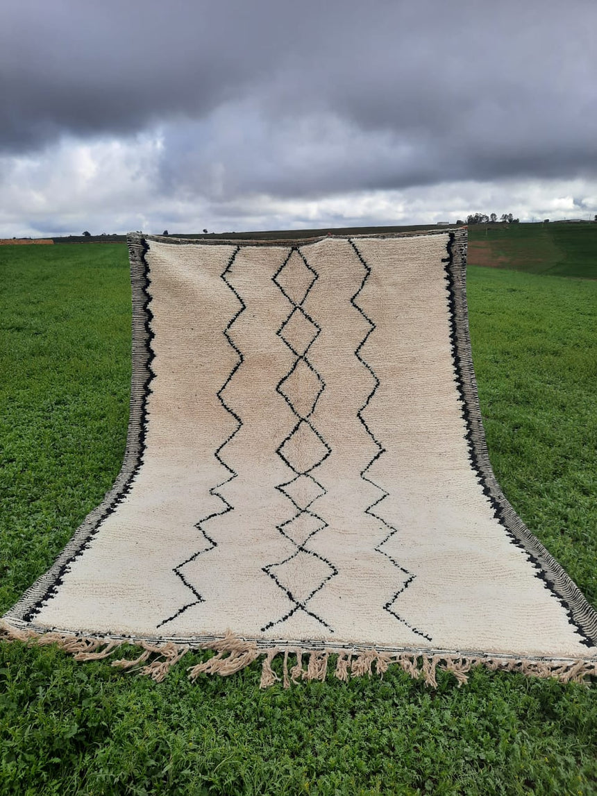 Tapis berbere authentique marocain laine noir blanc Riad 250x350 VENDU - AFKliving