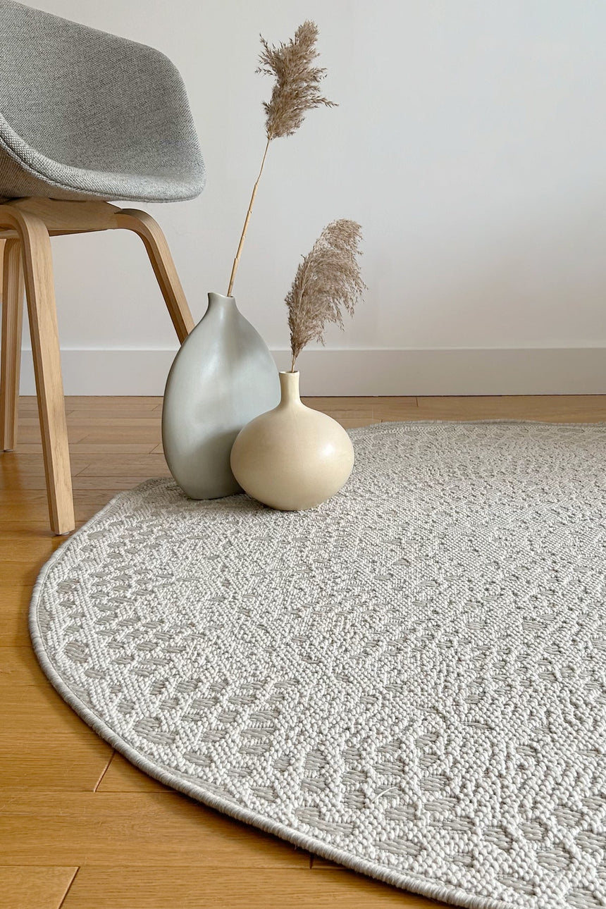 Pair of Round Hooked Rugs / Tapis Crochetés Ronds
