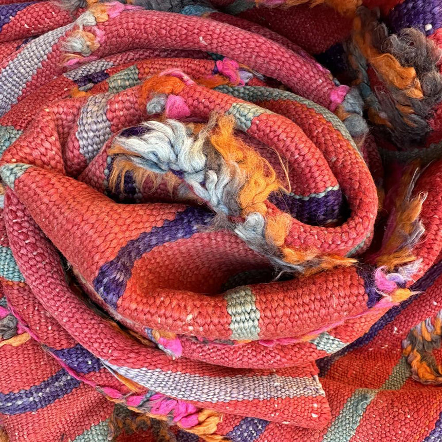 Tapis carré berbère en laine | Fait-main au Maroc Tapis carré berbère en laine | Fait-main au Maroc